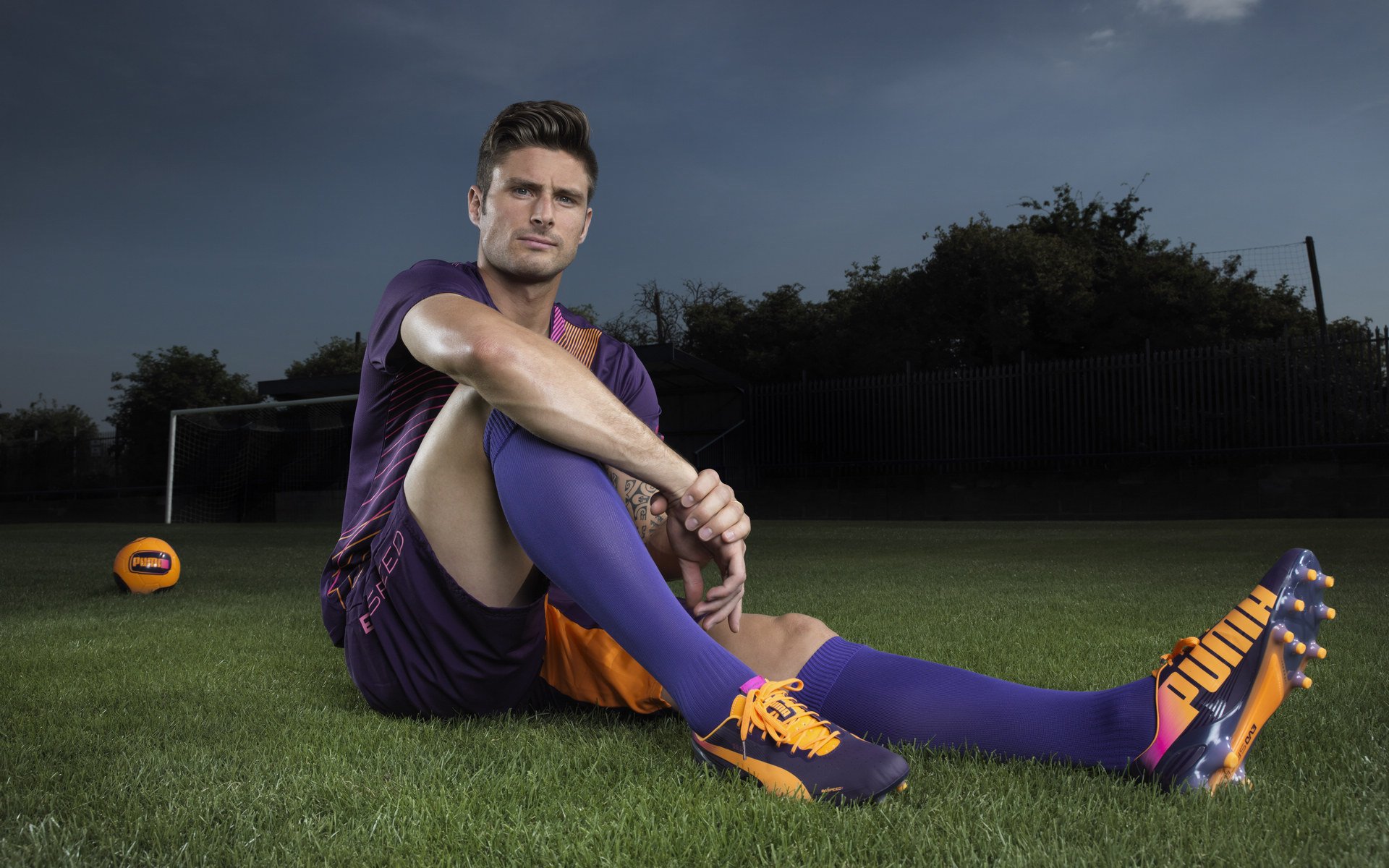 威尼修斯荣膺2024环球足球最佳球员与最佳前锋，威尼斯足球队比赛